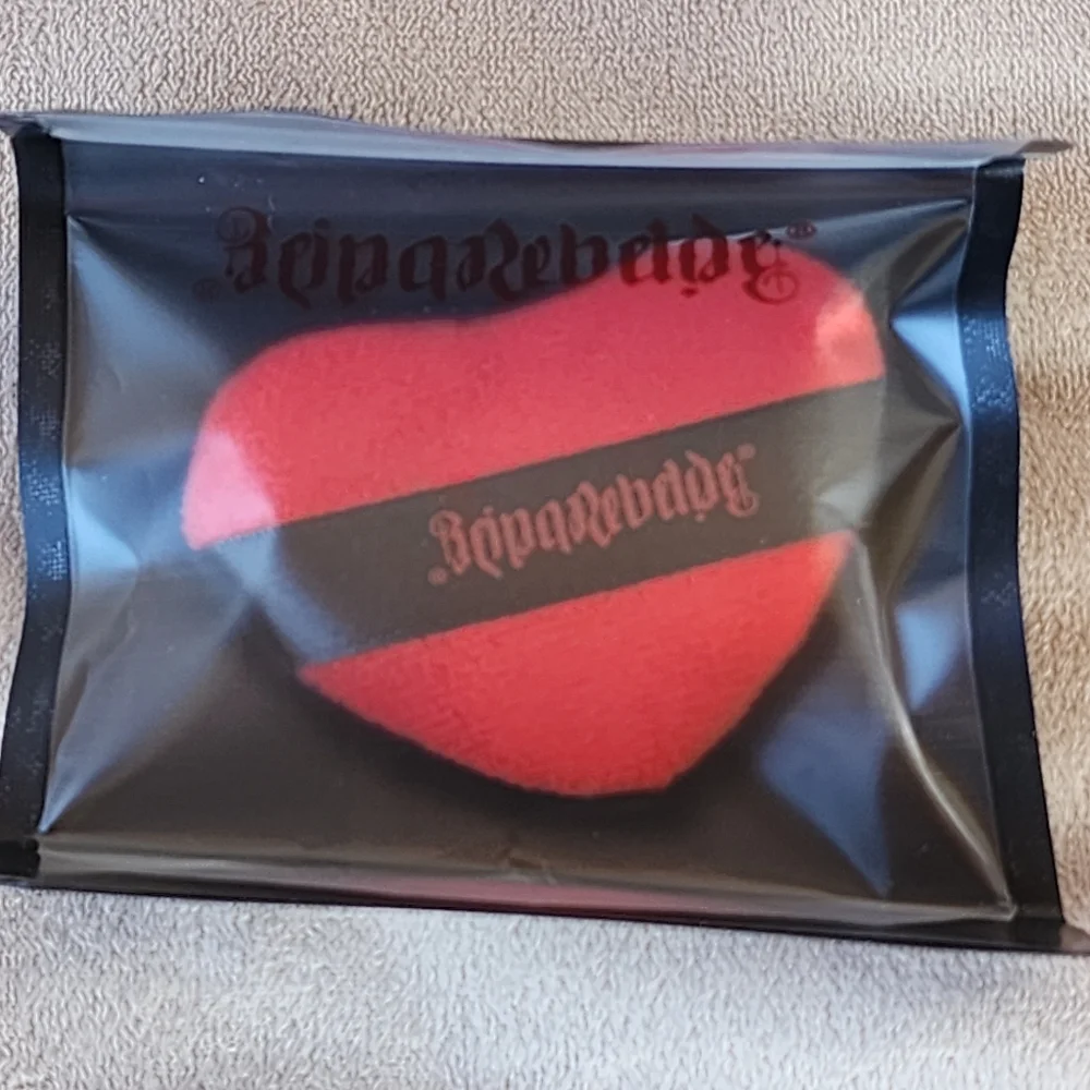 🤩REINA REBELDE Corazón Powder Puff